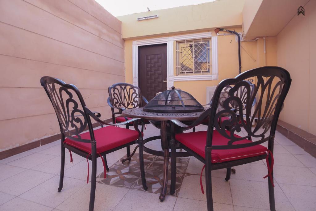 Yar Furnished Apartments - Two-Bedroom Chalet