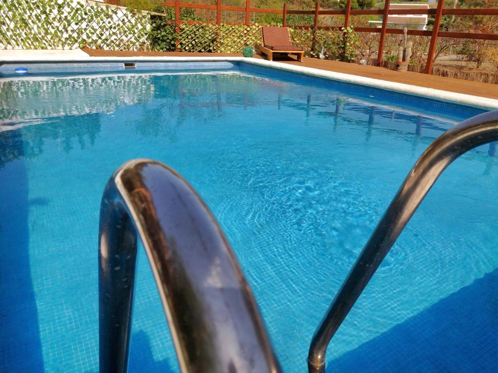 The swimming pool at or close to Casa Rural La Milla Verde