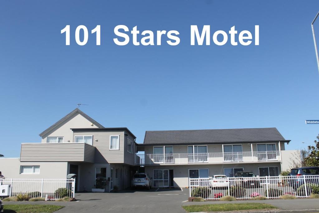 a house with the words stars motel at 101 Stars Motel in Christchurch