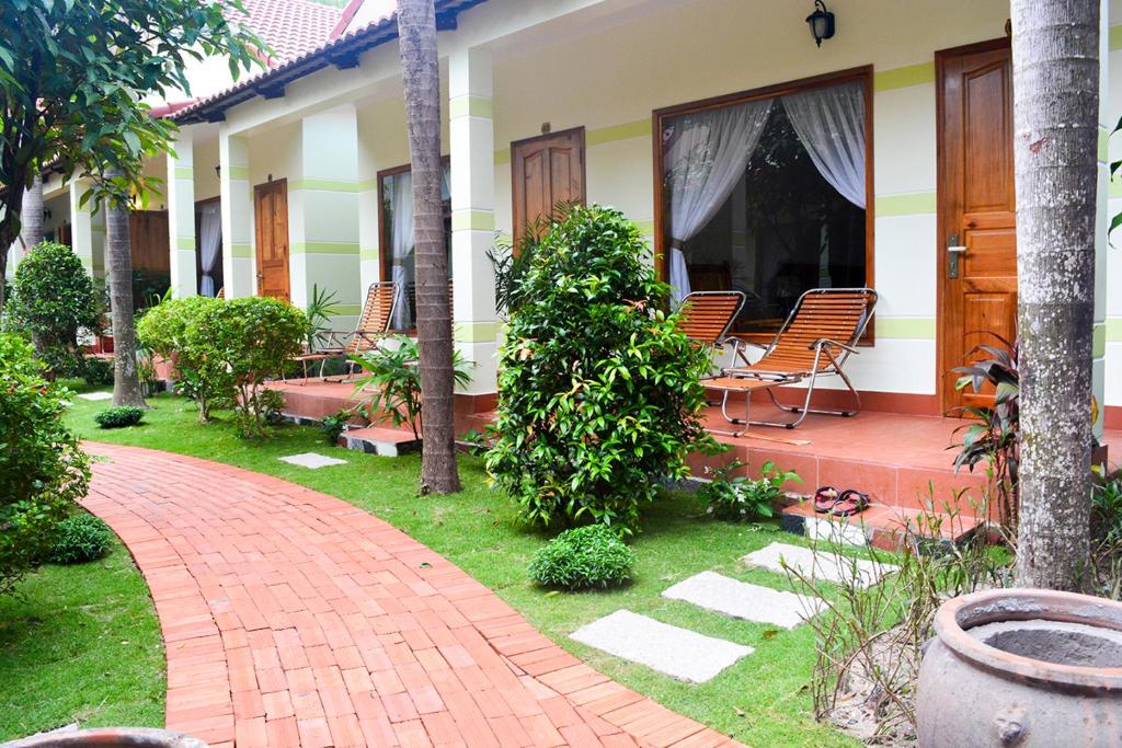Zahrada ubytování Ngoc Viet Bungalow
