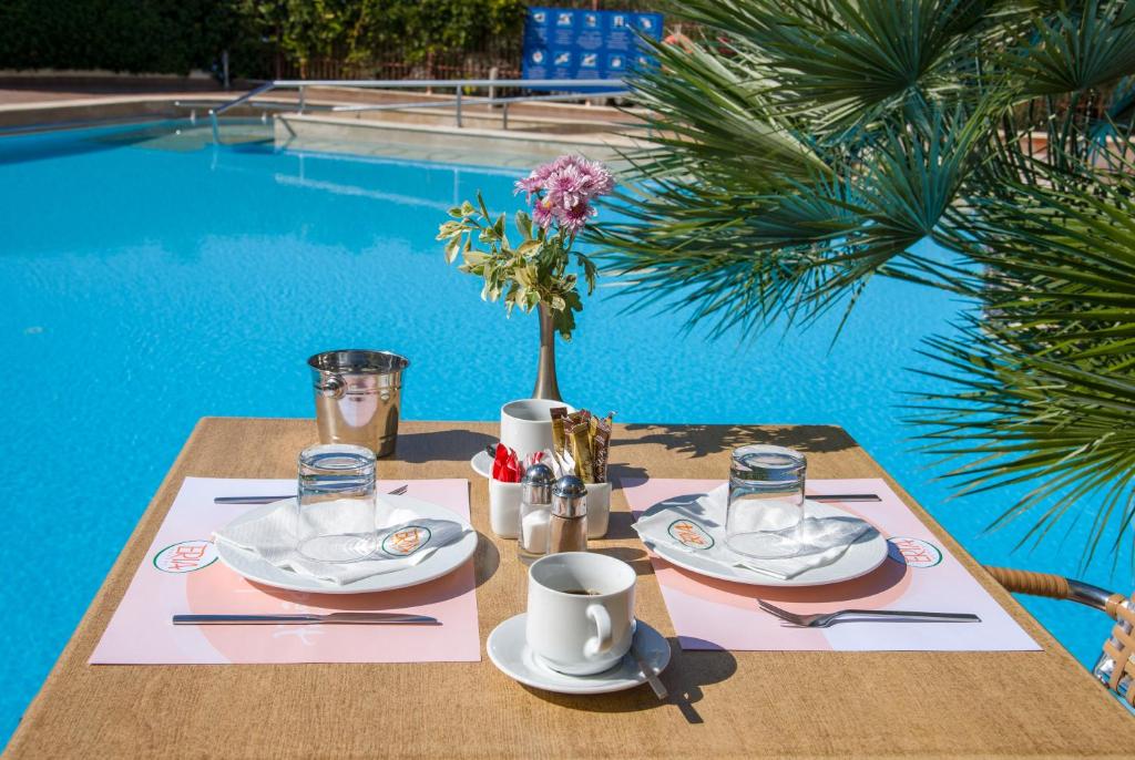 Bazén v ubytovaní ERIA RESORT for people with special abilities alebo v jeho blízkosti