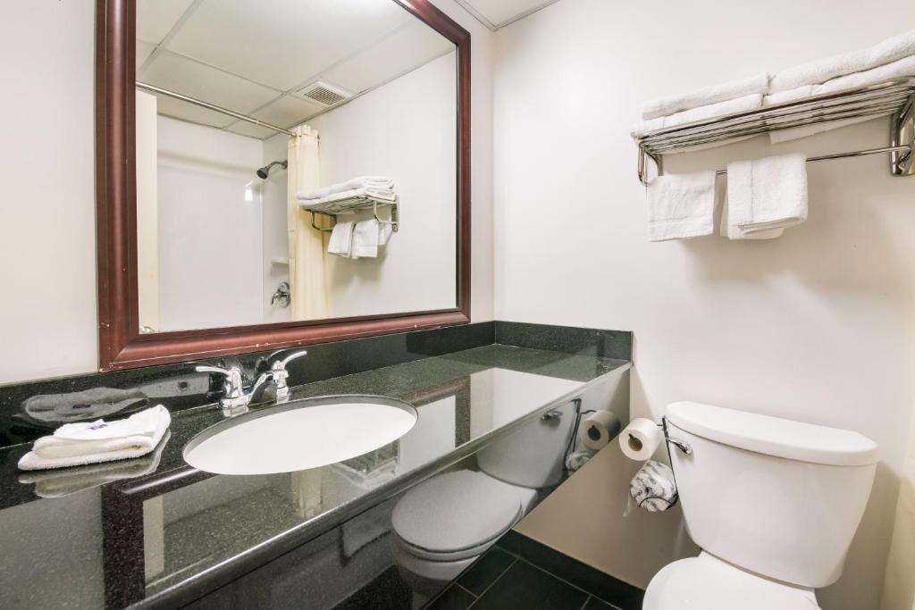 Koupelna v ubytování Motel 6-Tinton Falls, NJ