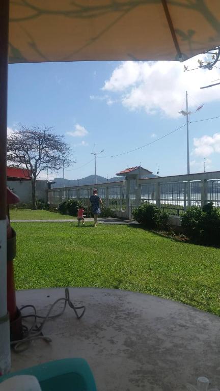  Apartamento em Itapema- SC (Meia Praia) Frente para o Mar.