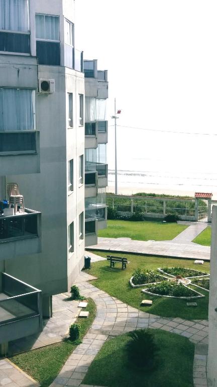  Apartamento em Itapema- SC (Meia Praia) Frente para o Mar.