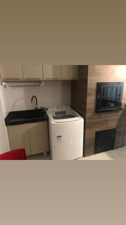  Apartamento em Itapema- SC (Meia Praia) Frente para o Mar.