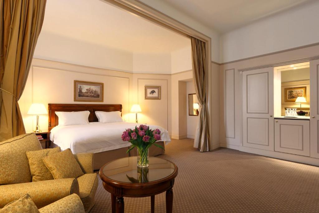 Postel nebo postele na pokoji v ubytování Hotel Le Plaza Brussels