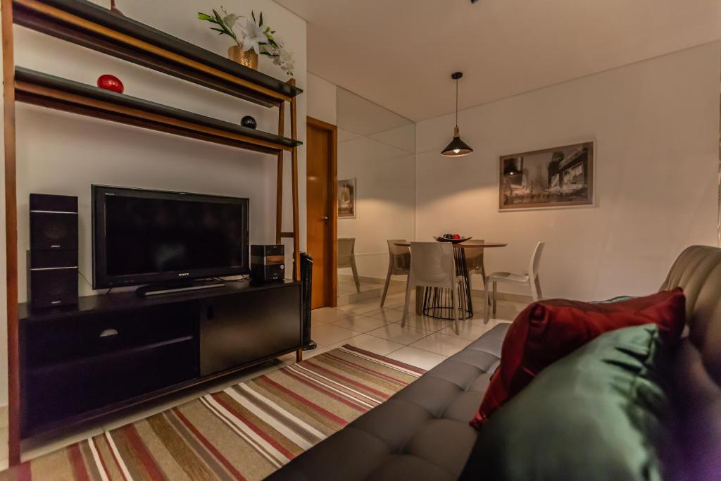  Apartamento de 02 QTS no bairro Goiabeiras. Todo mobiliado. Vista incrível.