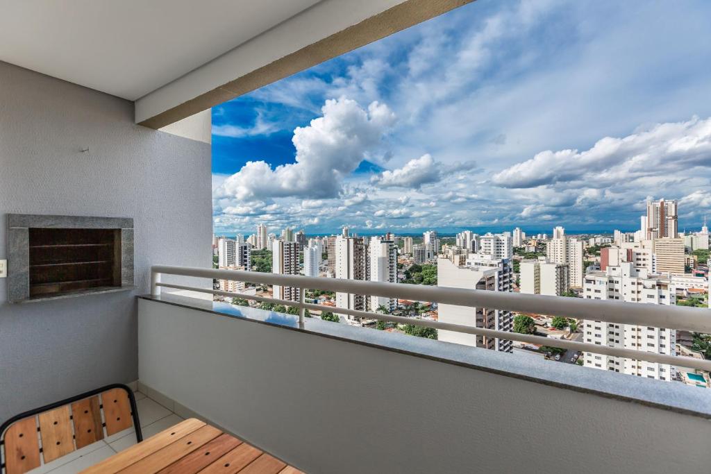  Apartamento de 02 QTS no bairro Goiabeiras. Todo mobiliado. Vista incrível.