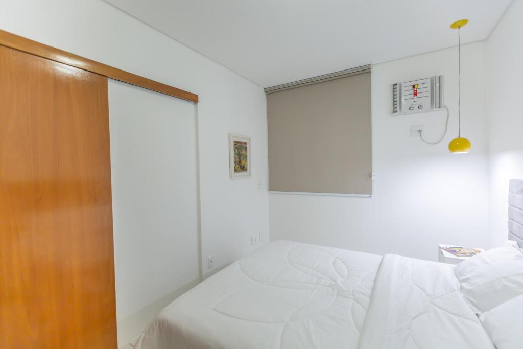  Apartamento de 02 QTS no bairro Goiabeiras. Todo mobiliado. Vista incrível.