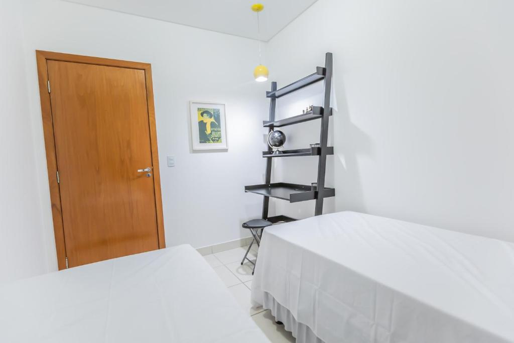  Apartamento de 02 QTS no bairro Goiabeiras. Todo mobiliado. Vista incrível.