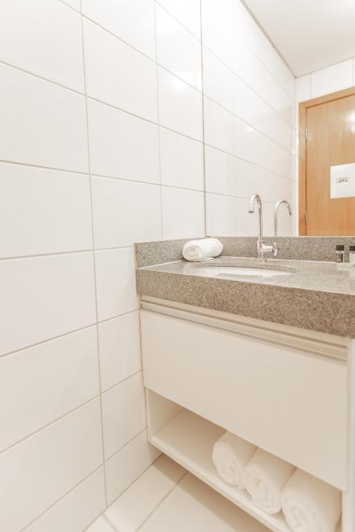  Apartamento de 02 QTS no bairro Goiabeiras. Todo mobiliado. Vista incrível.