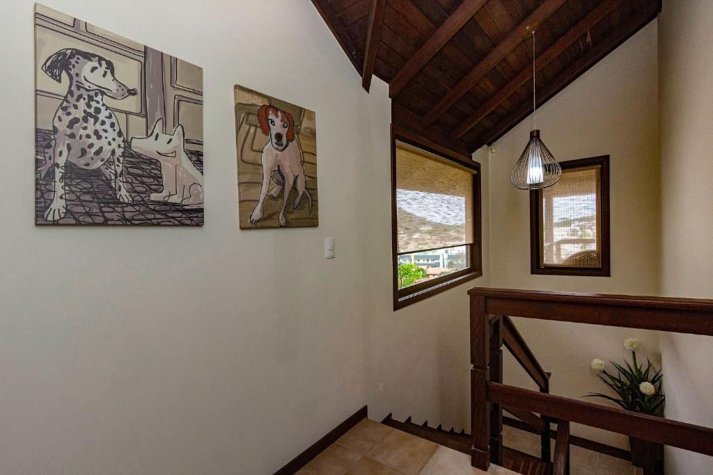  Casa de Férias no Centro de Bombinhas - 3 dorms 8 pessoas - Localização Privilegiada