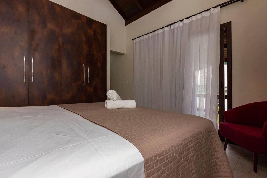  Casa de Férias no Centro de Bombinhas - 3 dorms 8 pessoas - Localização Privilegiada