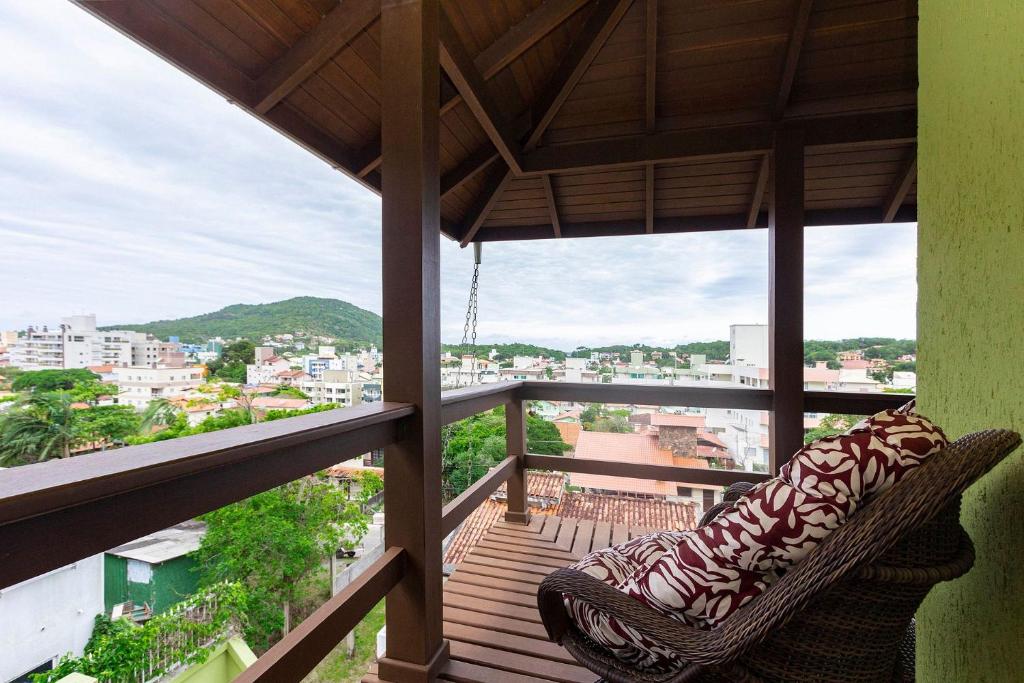  Casa de Férias no Centro de Bombinhas - 3 dorms 8 pessoas - Localização Privilegiada