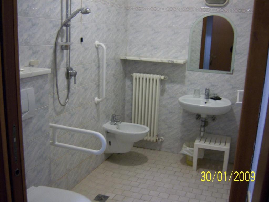 Koupelna v ubytování Hotel Marylise