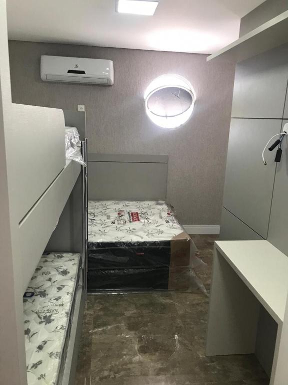  Apartamento em Itapema- SC (Meia Praia) Frente para o Mar.