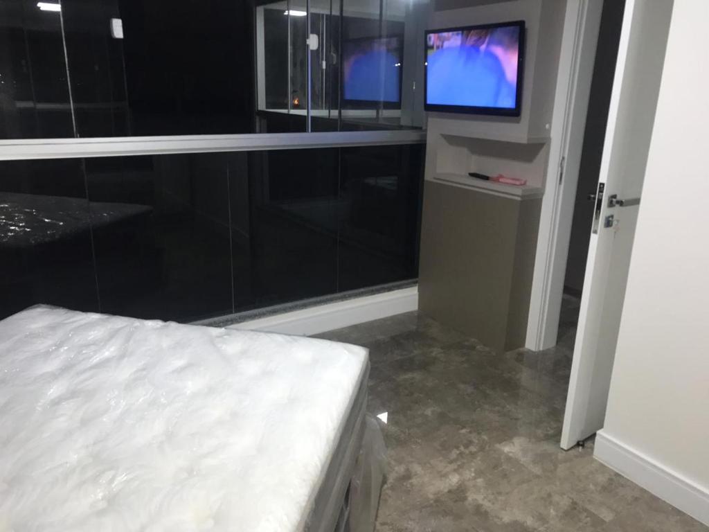  Apartamento em Itapema- SC (Meia Praia) Frente para o Mar.