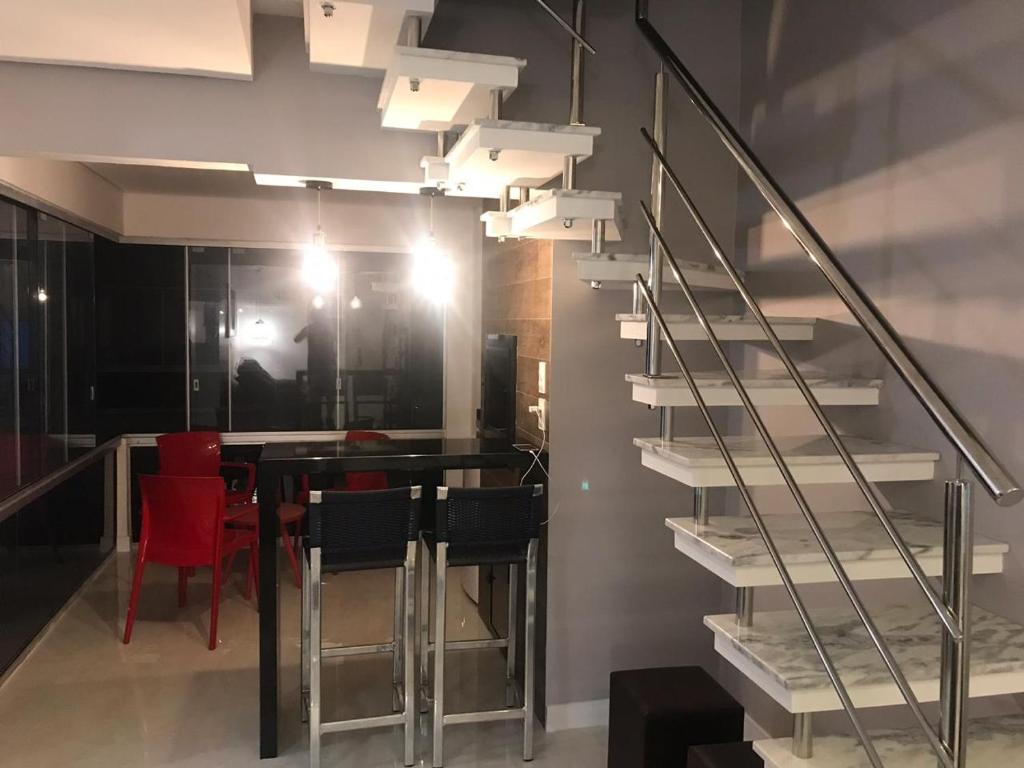  Apartamento em Itapema- SC (Meia Praia) Frente para o Mar.