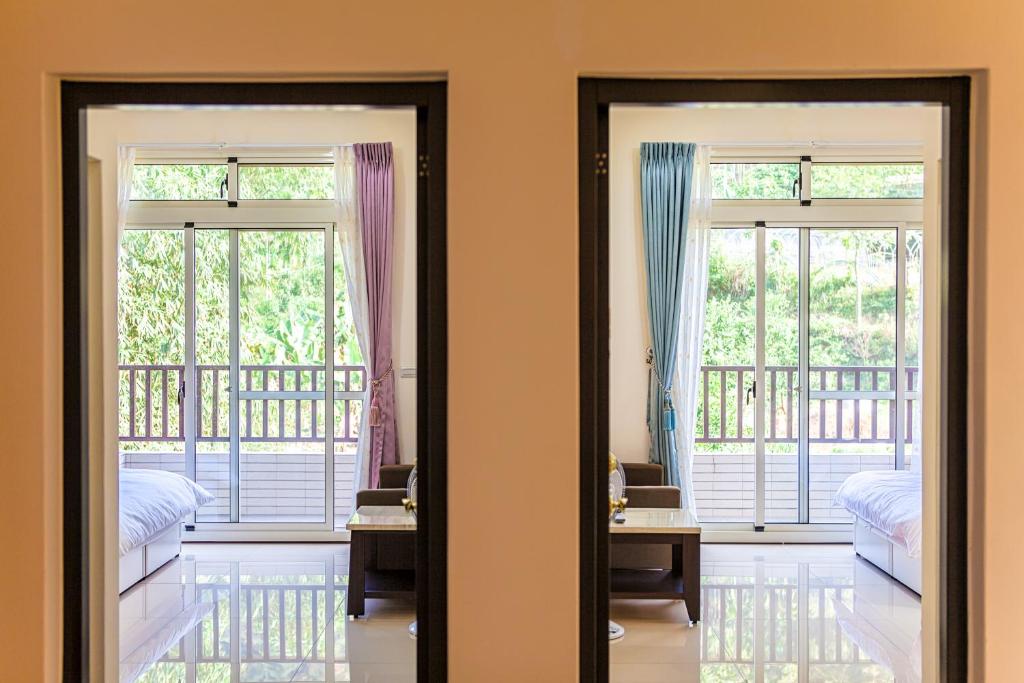Rõdu või terrass majutusasutuses Fully B&B