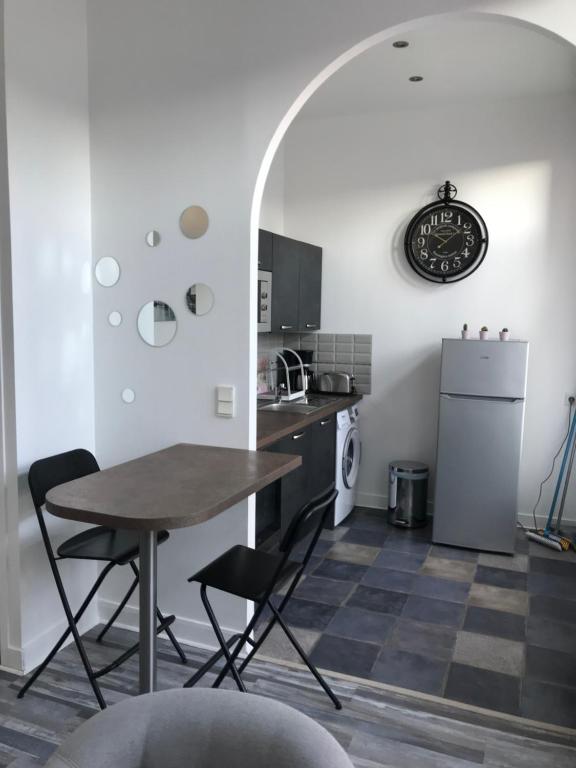 charmant studio Pont-Audemer - Appartement D'une Chambre