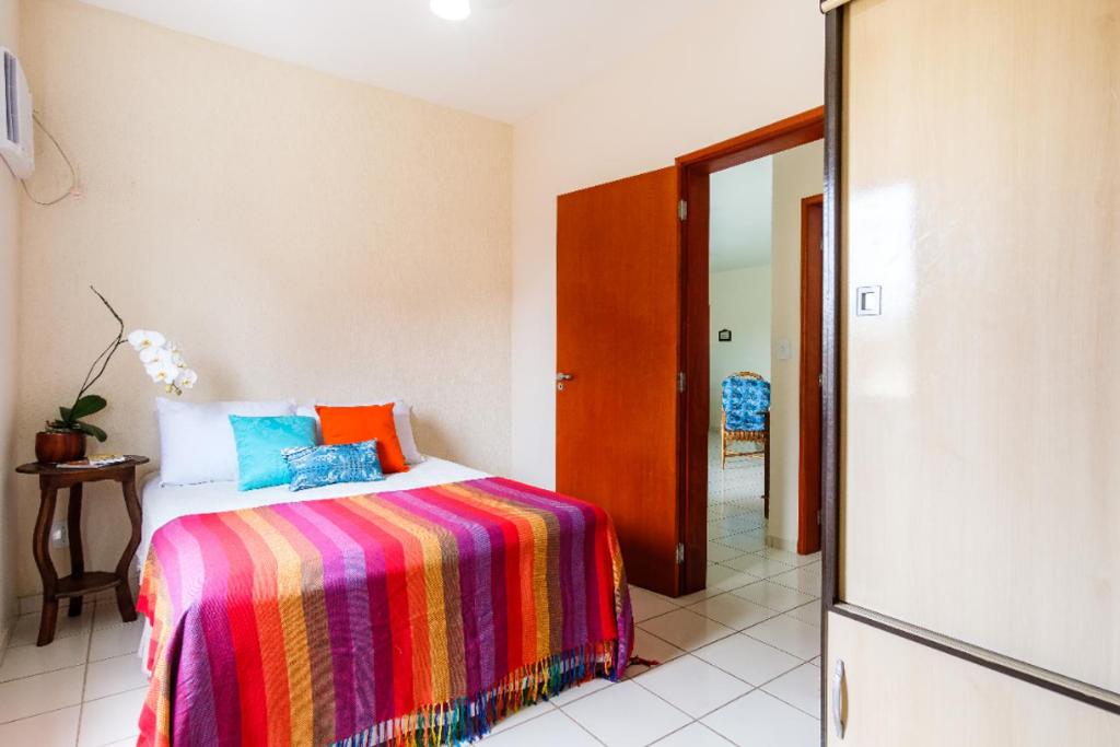  Apto 2 QTs c Garagem e Piscina no Centro