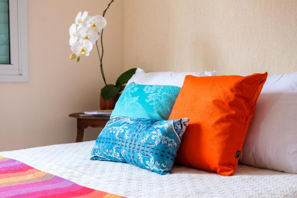  Apto 2 QTs c Garagem e Piscina no Centro