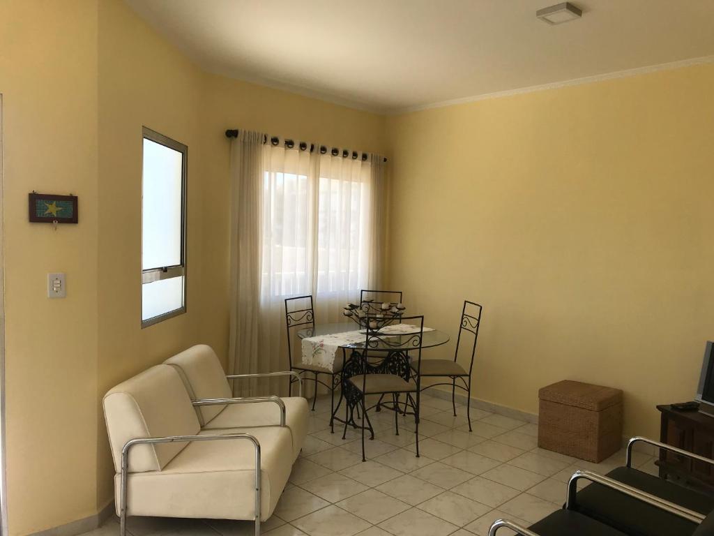  Apartamento 2 quartos / 2 quadras da praia