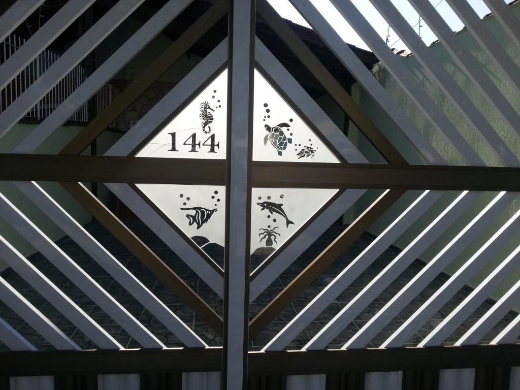  CASA COM PISCINA Á MENOS DE 100 METROS DA PRAIA