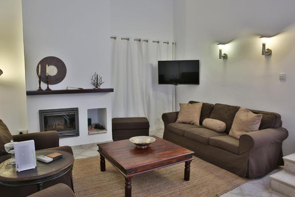 Nestor Hillside House by TrulyCyprus - Three-Bedroom House