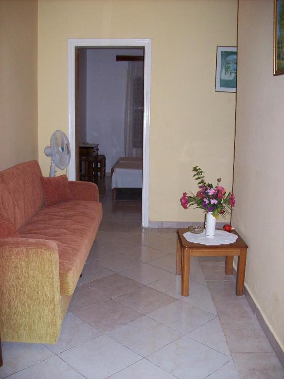 Posezení v ubytování THEOS Apartments