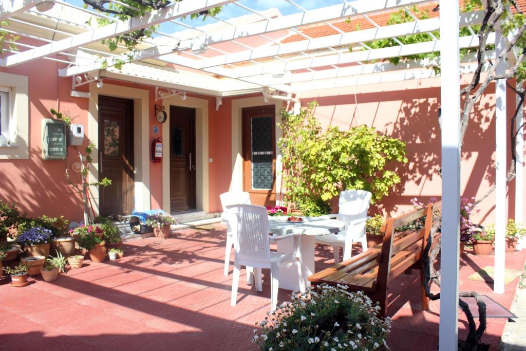 Zahrada ubytování THEOS Apartments