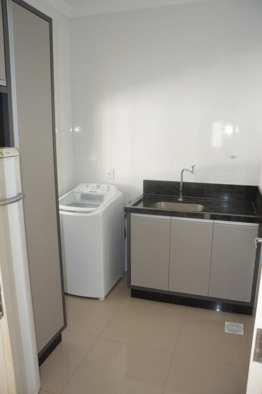  Belíssima Casa - Pé na areia - Bombinhas - Canto Grande