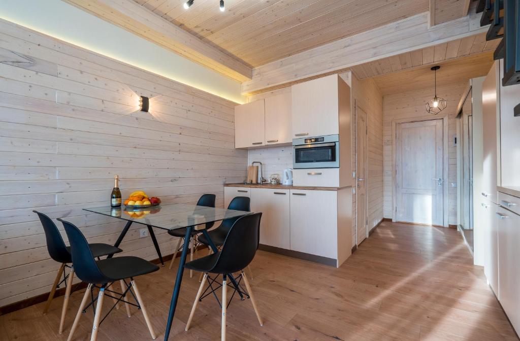 Kuchyň nebo kuchyňský kout v ubytování GVC 3-room 422 New Gudauri