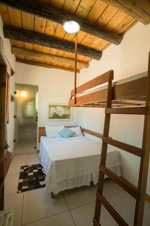 Hotel Chácara das Flores - Dreibettzimmer