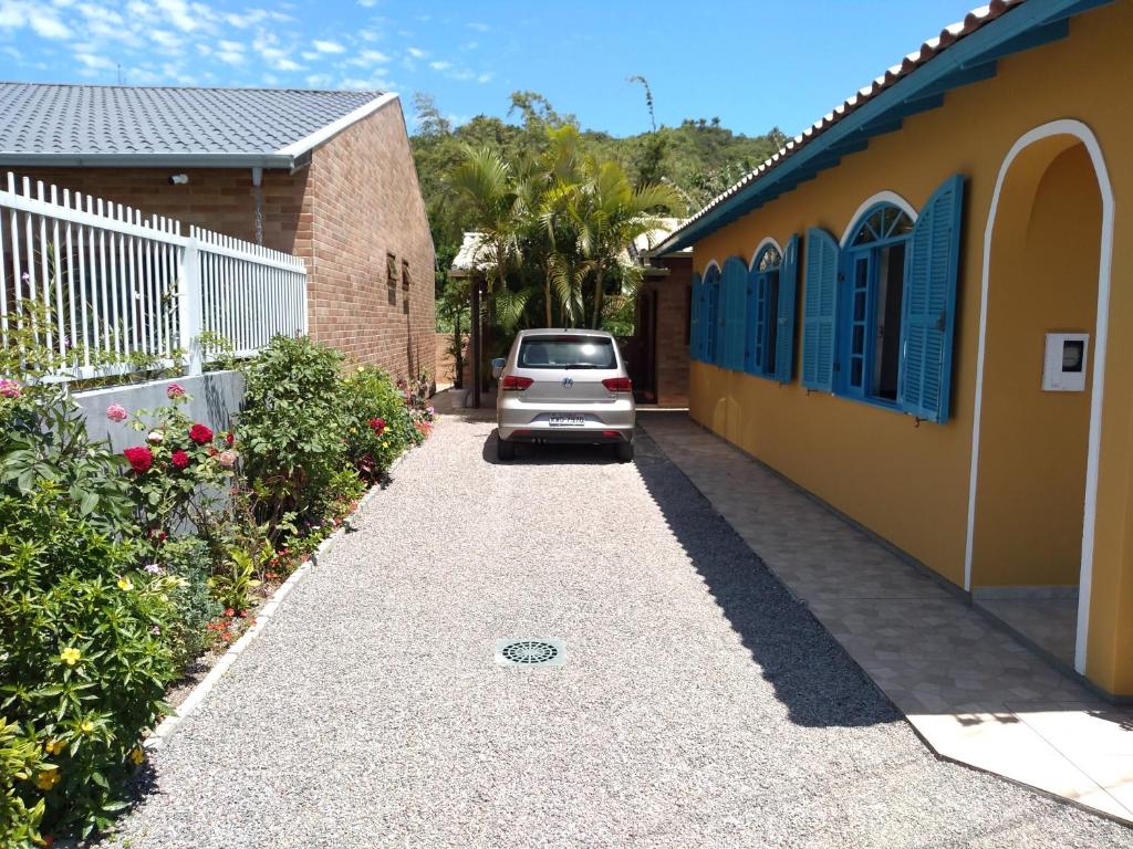  CASA DE 3 DORMITORIOS EN FLORIANOPOLIS