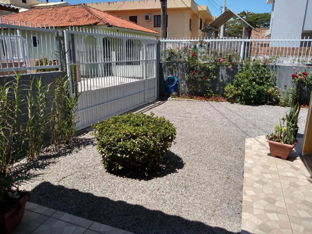  CASA DE 3 DORMITORIOS EN FLORIANOPOLIS