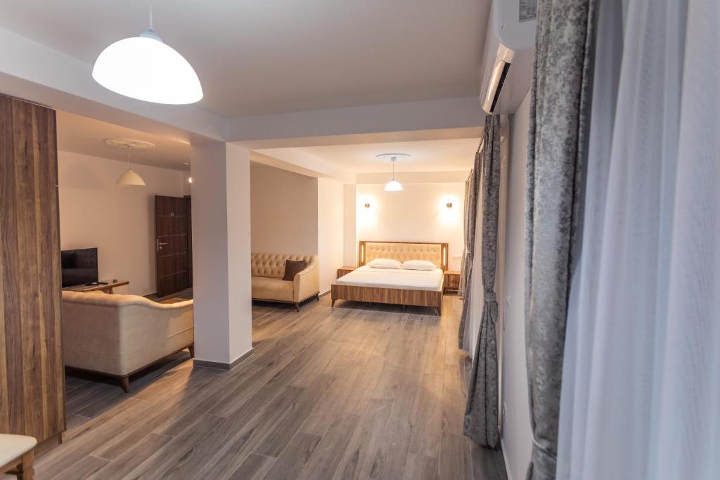 CITY HOTEL - Делюкс семейный номер