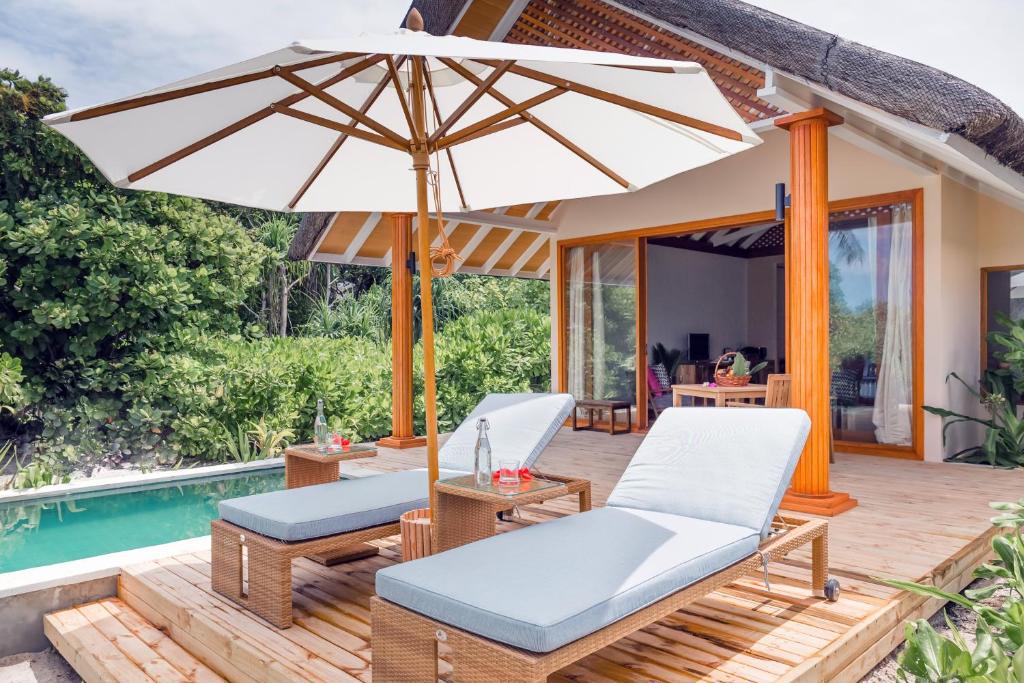 Bazén v ubytování Kudafushi Resort & Spa nebo v jeho okolí