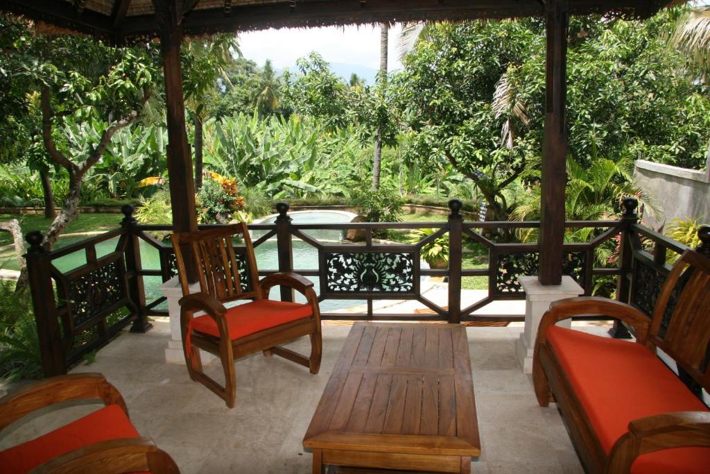 Balkón nebo terasa v ubytování Jungle Garden Villa