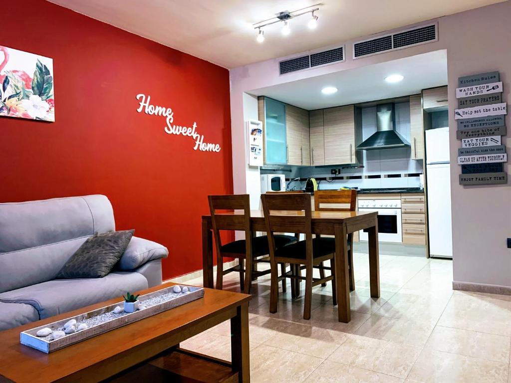 Kuchyň nebo kuchyňský kout v ubytování Golden Beach Apartamentos