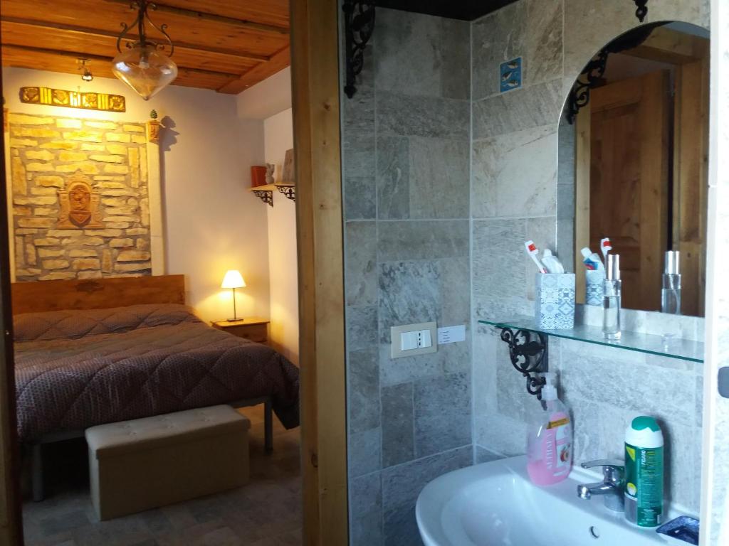 A bathroom at Torre Vallelunga