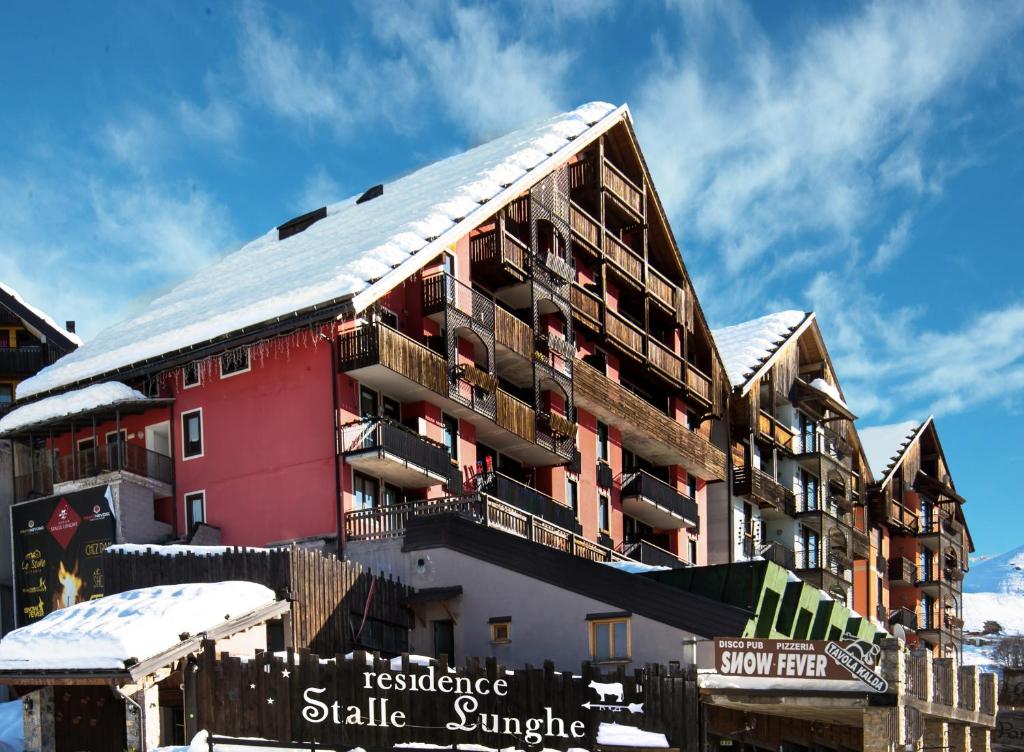 The building in which Az apartmant is located