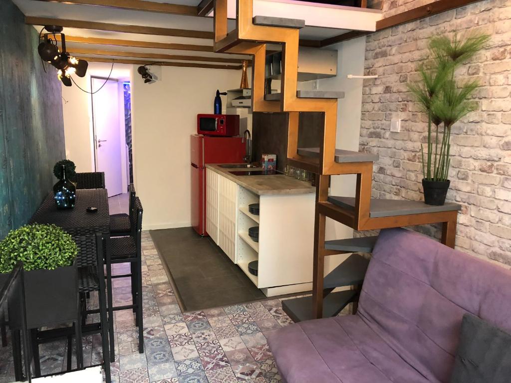 Corvin RuinPub Designed Apartment 1082 Budapest, 52 Üllői út kép - 1