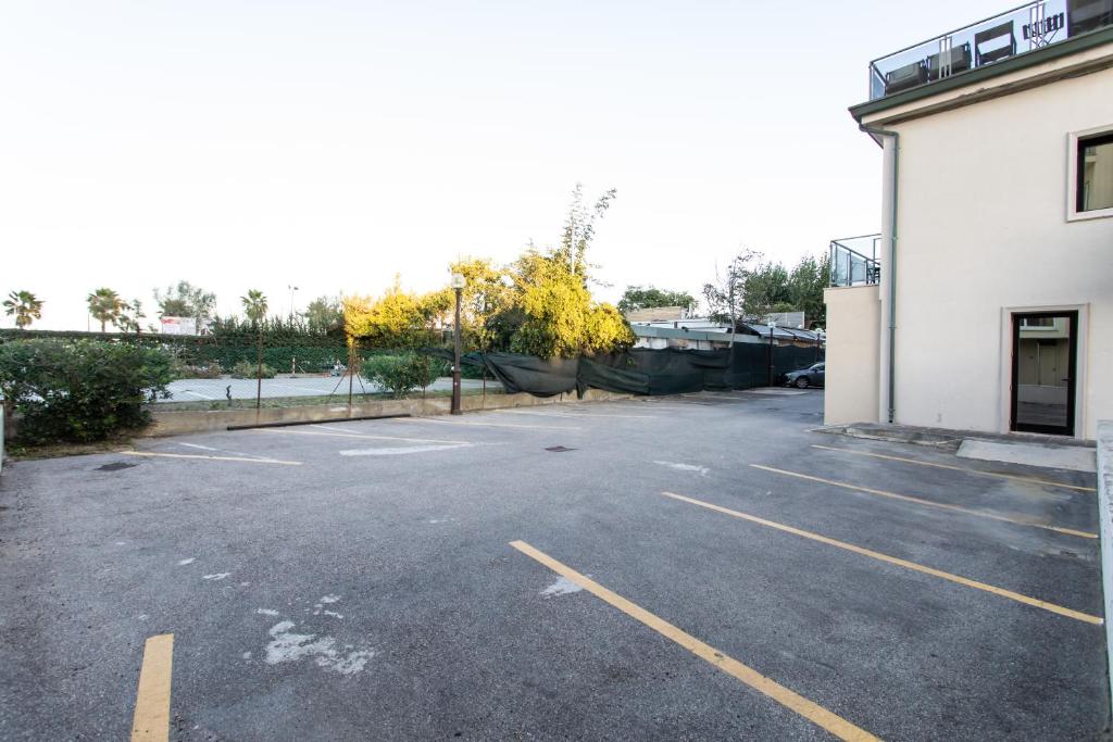 Ferretti Beach Hotel - Resim 15