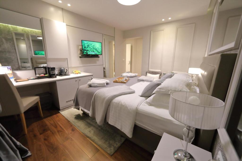 Posteľ alebo postele v izbe v ubytovaní Luxury rooms Kadena