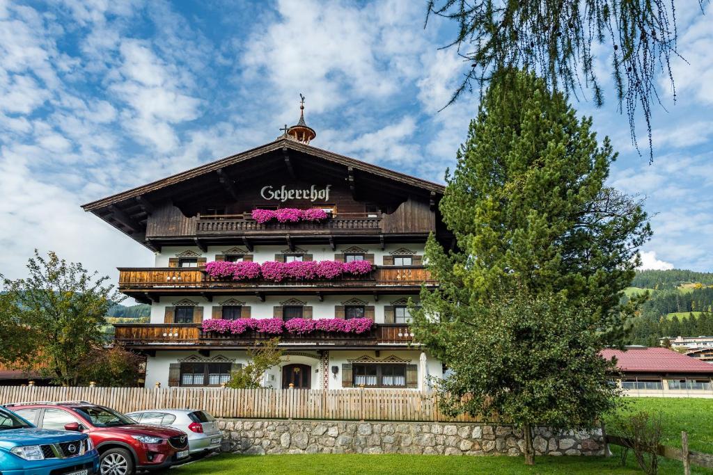 Tòa nhà nơi căn hộ tọa lạc