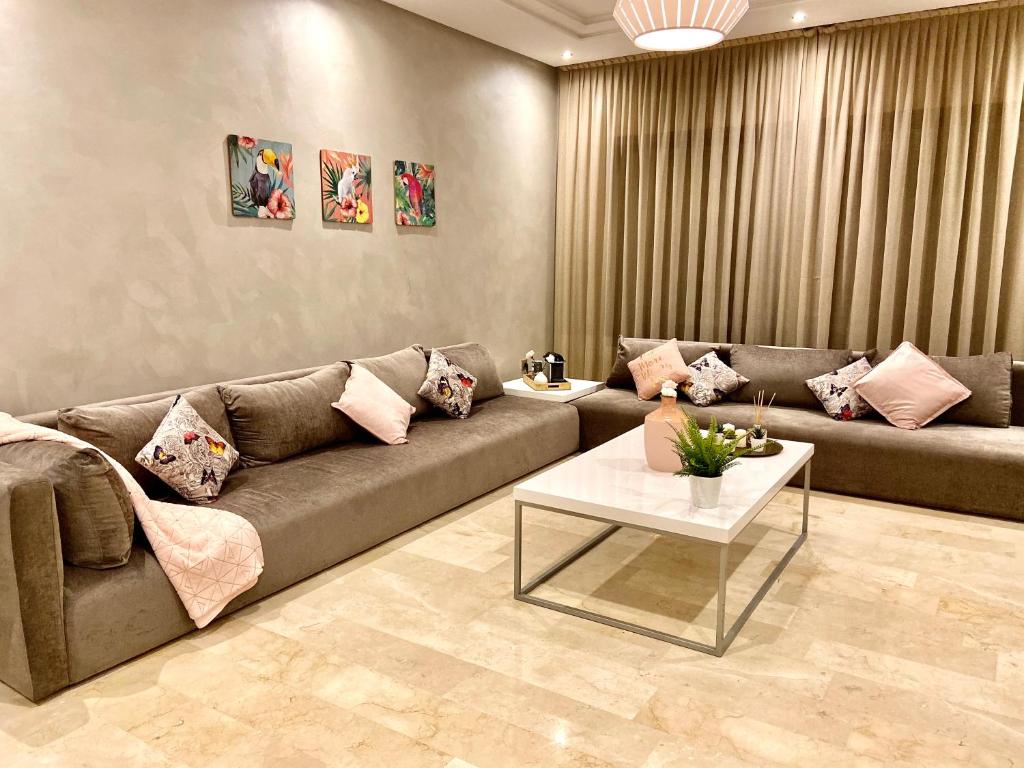 Posezení v ubytování Best in Town - Central -Comfortable-in Racine