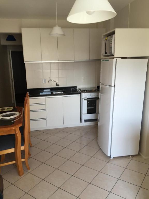  Apartamento nos Ingleses. Ótima Localização