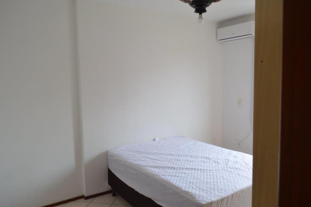  Apartamento nos Ingleses. Ótima Localização