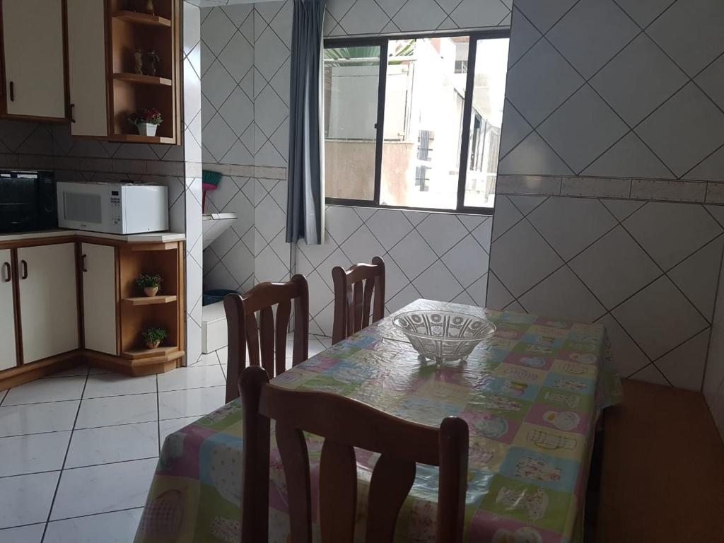  APARTAMENTO EDIFICIO COSTENARO RUA 273 MEIA PRAIA -ITAPEMA-SC